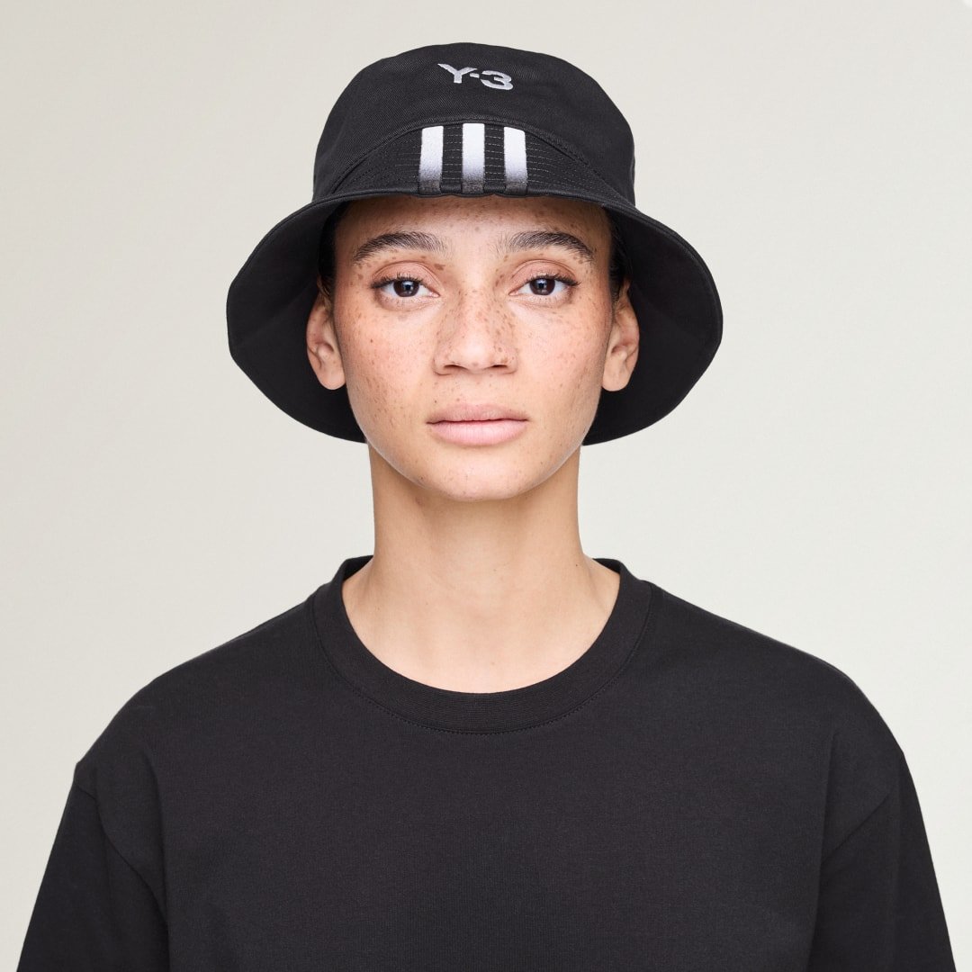 Y-3 MERCEDES AMG PETRONAS FORMULA 1 TEAM STOFFHUT