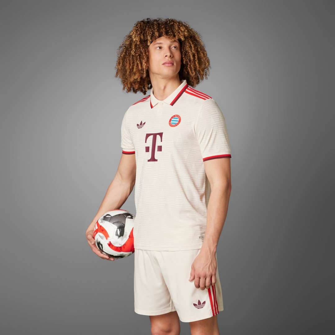 FC Bayern München 24/25 Ausweichtrikot Authentic