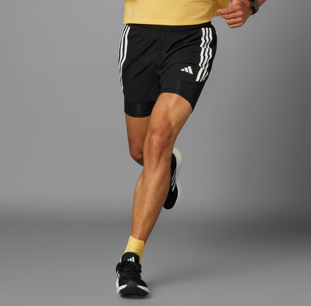 Own the Run 3-Streifen 2-in-1 Shorts
