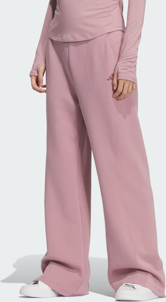 STRICKHOSE, AUSGESTELLTES BEIN