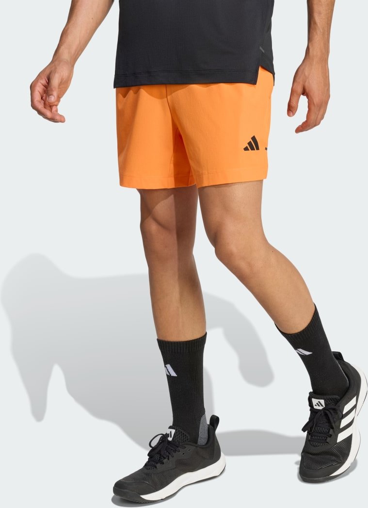 D4T ESSENTIALS SHORTS