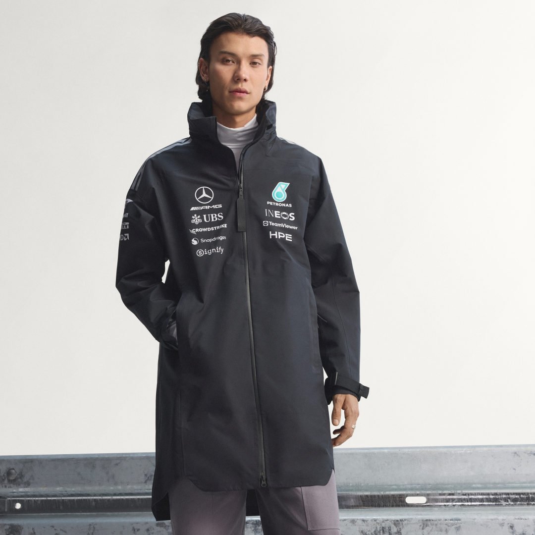 MERCEDES-AMG PETRONAS FORMULA 1 TEAM ENGINEERS REGENPARKA