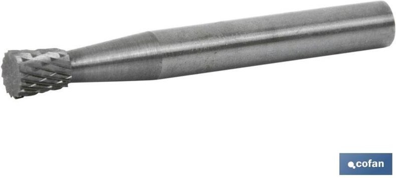 Erdbeerfäule. Konische Inv. Ohne Delle. Vorne 3mm.