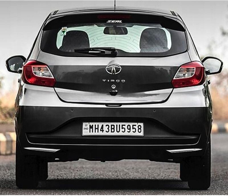 Tata Tiago – Chrom-Heckklappenverkleidung