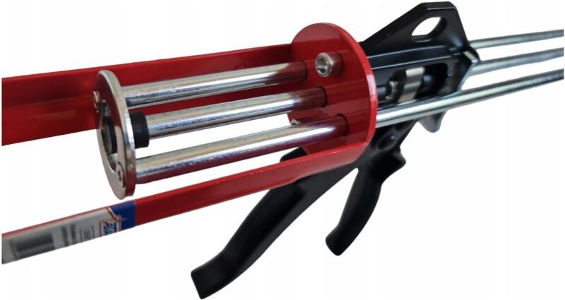 LEISTUNGSSTARKER MASSENEXTRAKTOR MIT DREIFACHFÜHRUNG 240 mm