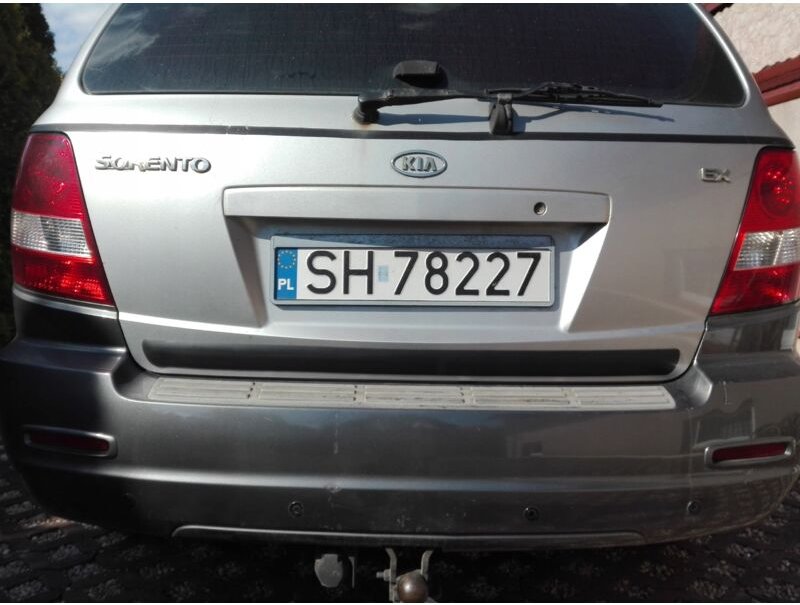 KIA SORENTO I - Schwarze Heckklappenverkleidung Tuning