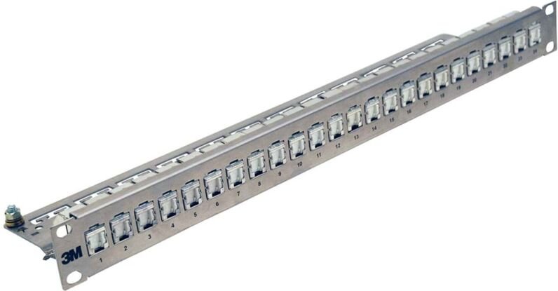 Corning Patchpanel 24 Ports 1HE mit Cat6A PL Modulen UU001622826