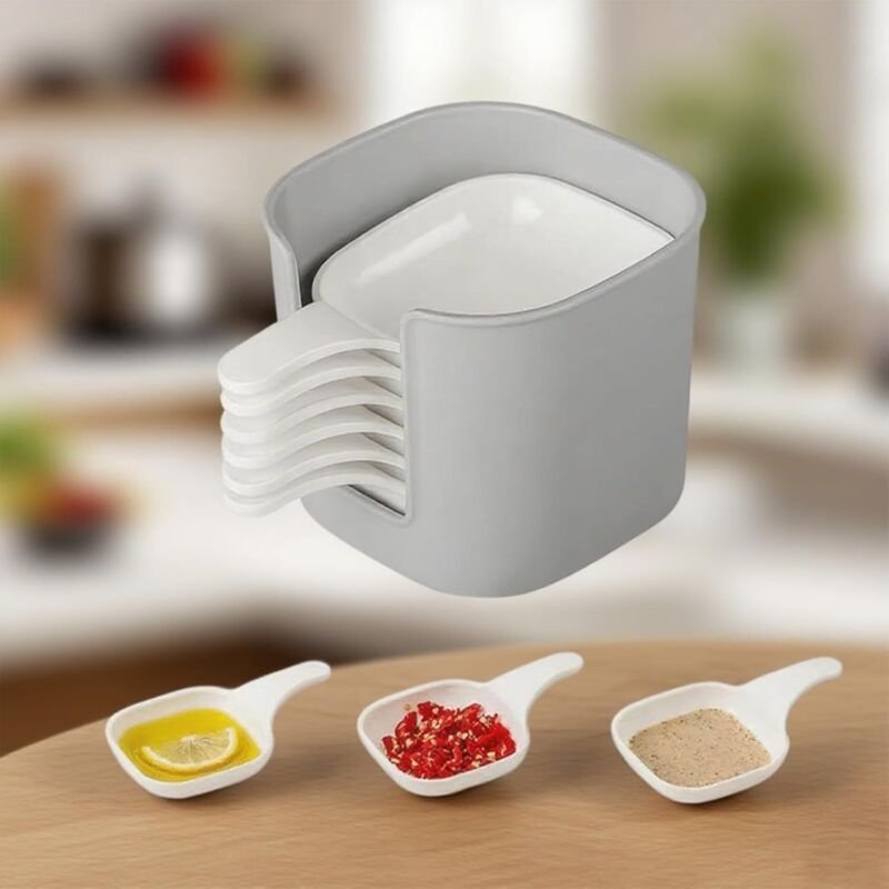 Set aus 6 Schälchen für graue Soßen, darunter ein Schälchen für Barbecue-Essig, ein Schälchen für Würzmittel, ein Schälc...