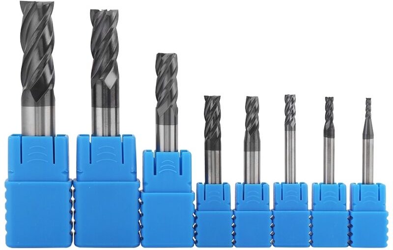 4-schneidiger Hartmetall-Schaftfräser-Satz, 2-12 mm, aus Wolframstahl.