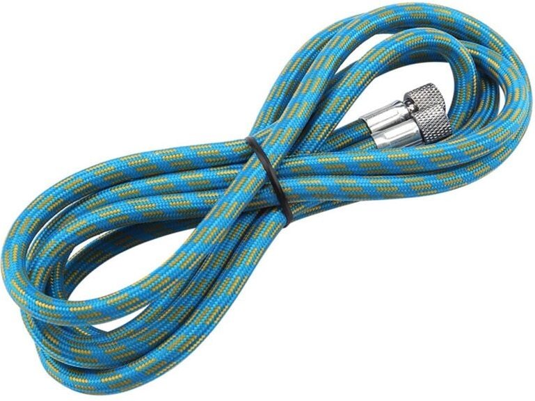 Nylonummantelter Airbrush-Schlauch. Robuste Airbrush-Adapterkupplung. Standardmäßige 1/8"-Anschlüsse an beiden Enden.