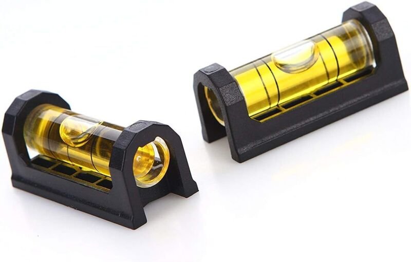 2 Magnetnivelliergeräte zur Messung von Instrumenten