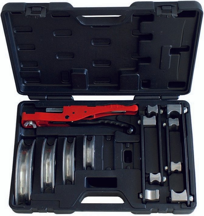 Ferrari Srl - Mehrschichtige Rohrbiegemaschine ø 16 bis ø 32 - Idrhaus