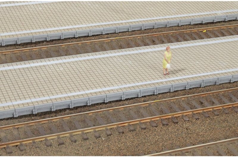 84256 n Laser-Cut Bahnsteig - MBZ