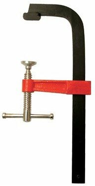 Straße nach Carpenters Tischlern nach F in Brixo Steel - 300x30x6 mm.