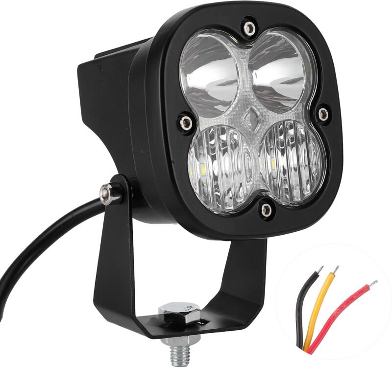 3,1 Zoll 40W RGB 6000K LED-Arbeitsleuchte mit universeller, verstellbarer Halterung für Auto und Motorrad.