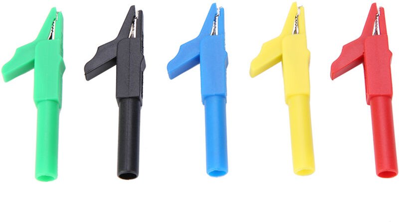 P2007 Packung mit 5 vollisolierten 15 A/300 V Krokodilklemmen für 4 mm Bananenstecker