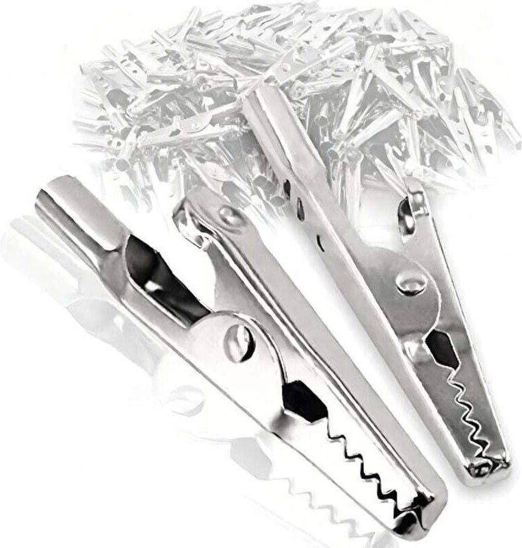 Packung mit 50 Krokodilklemmen aus Metall. Krokodilklemmen für Labor- und elektrische Prüfarbeiten.