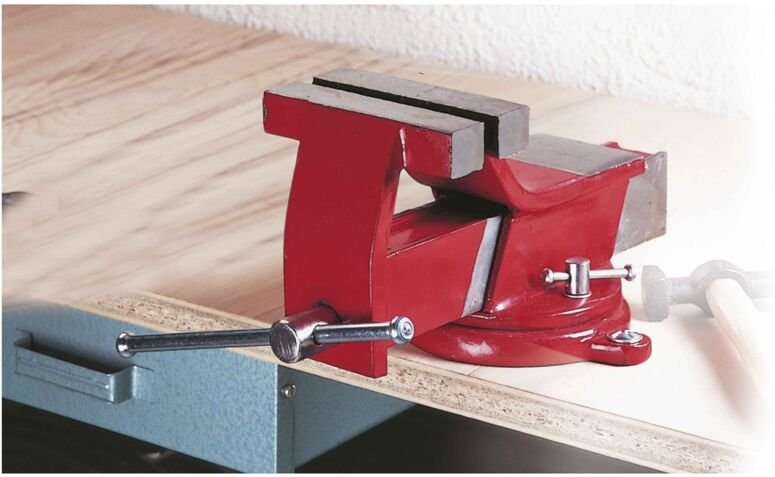 Schraubstock mit drehbarem Amboss 150mm