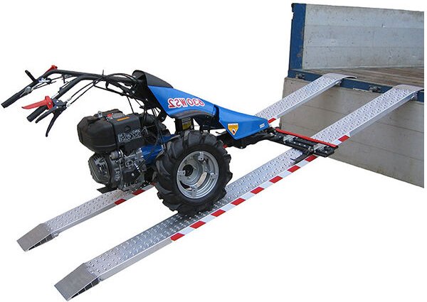 Matisère - klappbare Rampe 4.00m ohne Rand - Ladehöhe 1200mm - Traglast pro Paar 300kg - M040B2/40INC