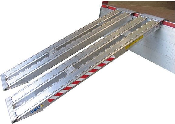 Matisère - Alu Laderampe 4.50m geriefelt - Breite 600mm - Traglast bis 6.9t - Als Stückware verkauft - M120F/600/4500