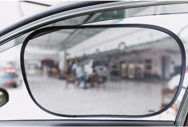 Lycxames - 44 x 36 cm schwarzer Auto-Sonnenschutz aus Nylonnetz, Sonnenschutz für Seitenfenster, superstarker Saugnapf