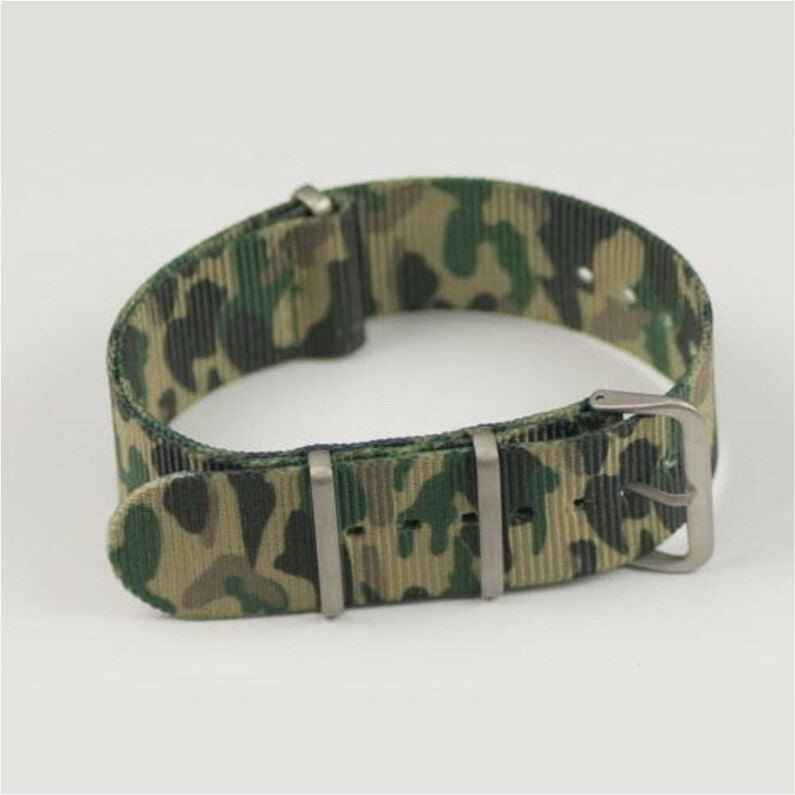 Trade Shop Traesio - Trade Shop - universal nylon ersatzarmband uhr breite 18MM camouflage -