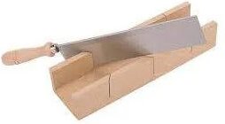 Gehrungskasten aus Holz 300 mm mit Rückensäge.