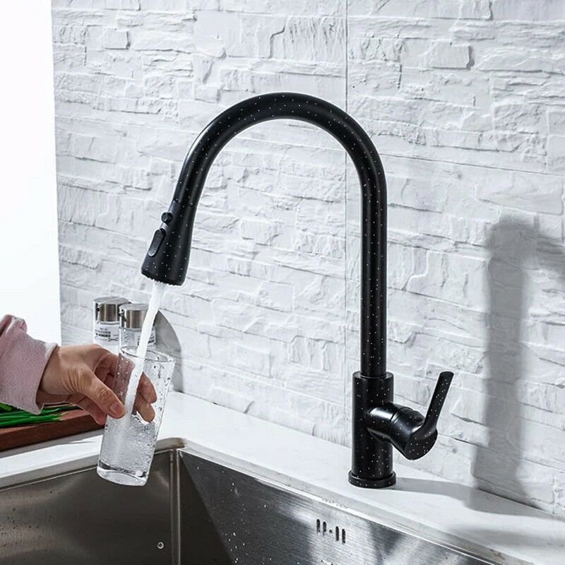 Küchenarmatur, abnehmbar und ausziehbar, drehbare 360 ° gekrümmte Linien schwarz mit dots.