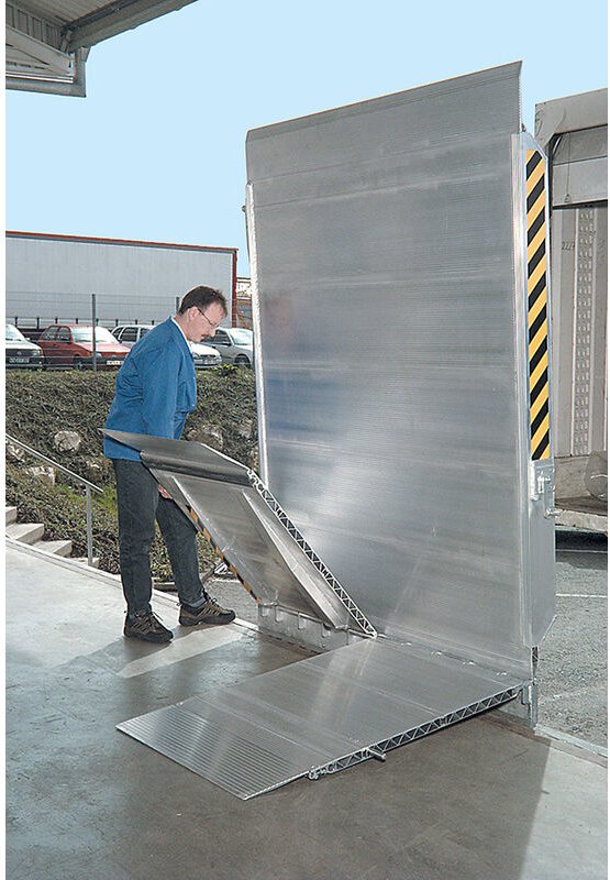 Klappbare Überladebrücke verschiebbar, mittig geteilt, Breite 1750 mm - Max. Höhenunterschied + 445 mm - FBTV02