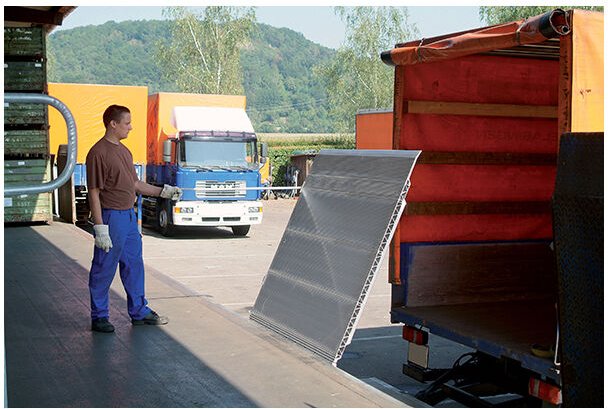 Thumbnail - Stationäre Rampenladebrücke Traglast 4000kg, LxB: 1315x1500mm, Höhenunterschied -185/+145mm - SKBS13