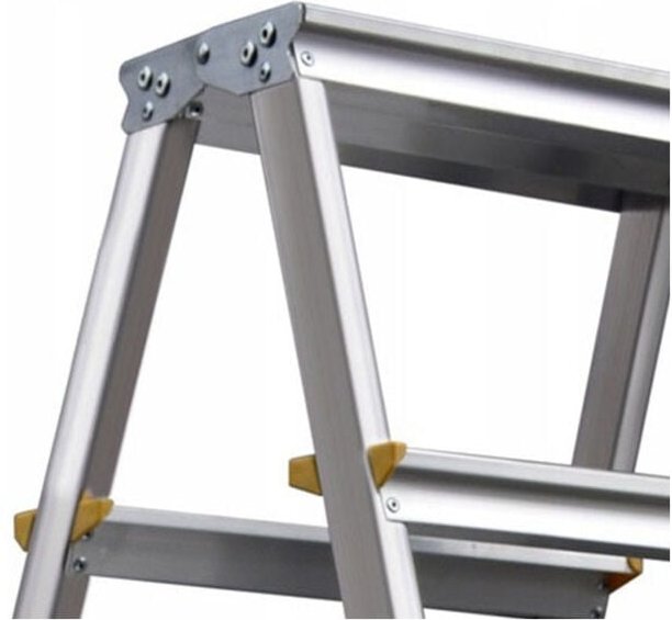 Awtools drabina taboret 4 stopnie 150kg