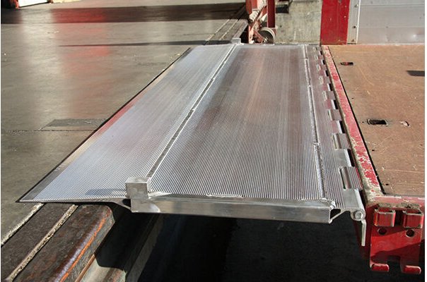 Stahl-Überfahrbrücke /Ladebordwand (LxB) 2065x1250mm, Traglast 1600kg - MS040AC/2065