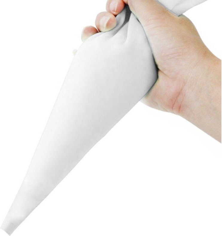 Piping bag for cake decoration and fillings