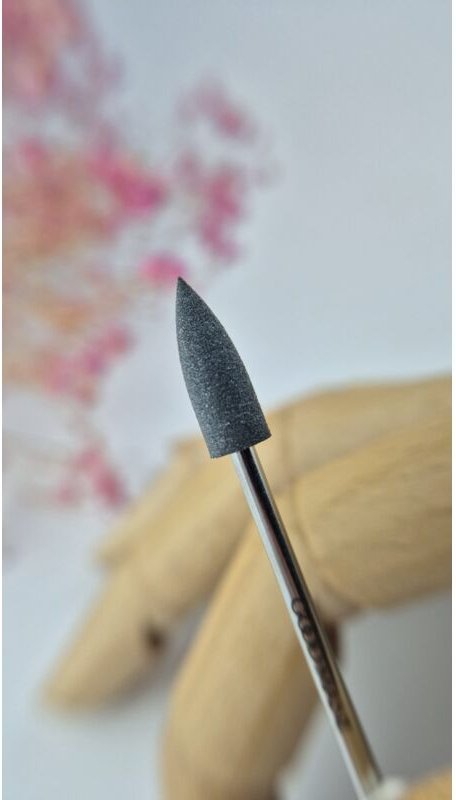 F233 - Schwarzer Kegel-Radiergummi 6x16