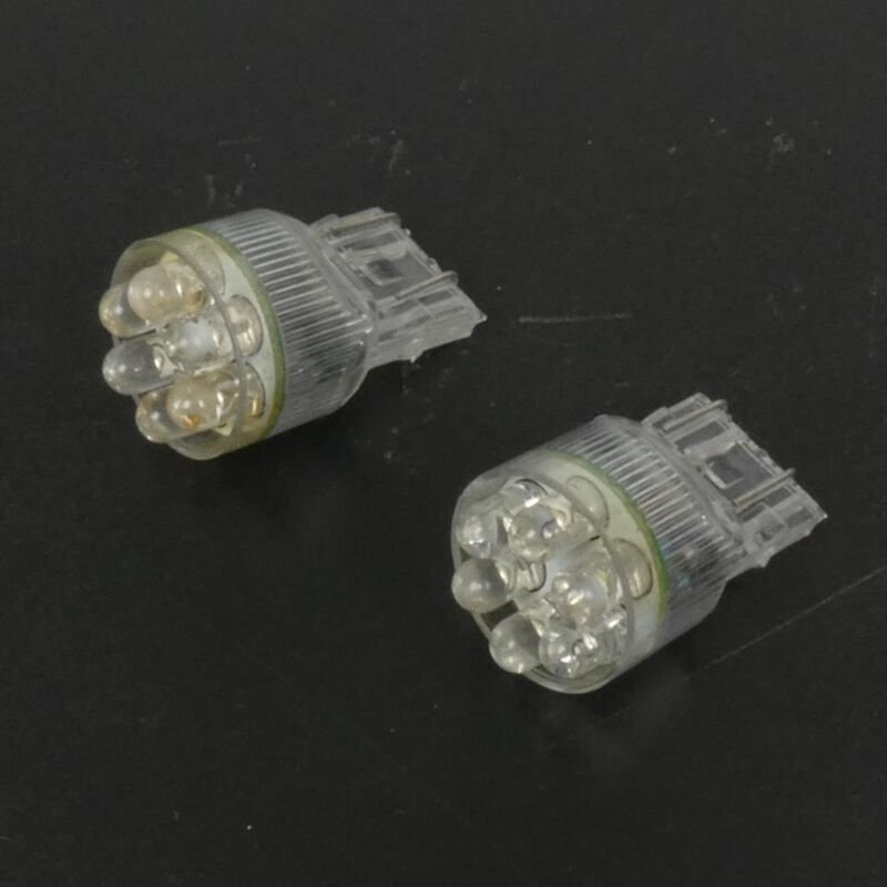 LED-Glühbirne 12V weiß T20 Bilux RMS für Motorrad Scooter