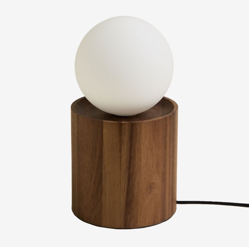 Sklum - Tischlampe mit zylindrischem Sockel aus Akazienholz Freidy Braun Kastanie