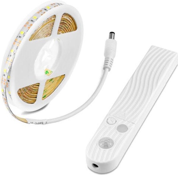 Thumbnail - ZVD - Wasserdichte LED-Lichterkette mit Körperinduktion – Smart Light Bar (Warmweiß, 3500 k, 2 m)