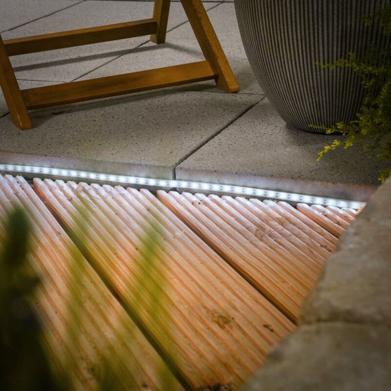 esotec Solar LED-Streifen LED-Stripe für außen 5 Meter 300 LEDs kaltweiß 102711