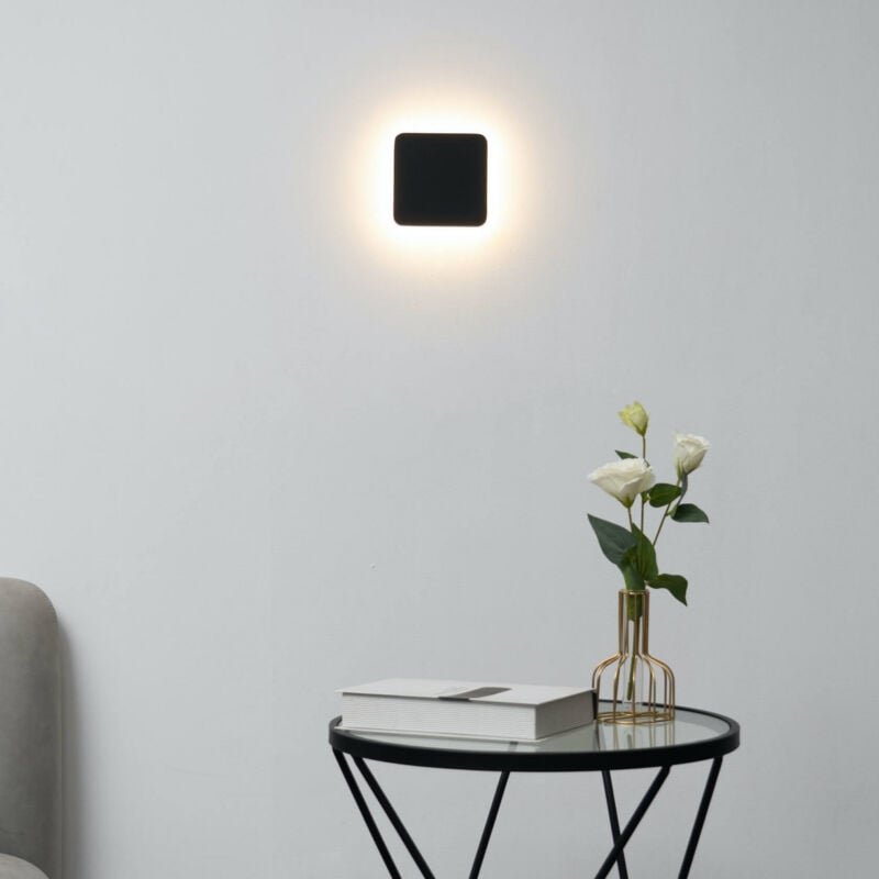 Schwarze quadratische LED-Wandleuchte im minimalistischen Stil - Eporedia