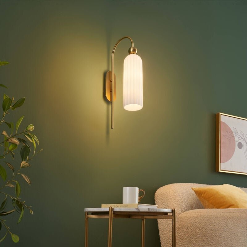 Goldene Glockenwandleuchte mit strukturiertem Opalglas - Leonora