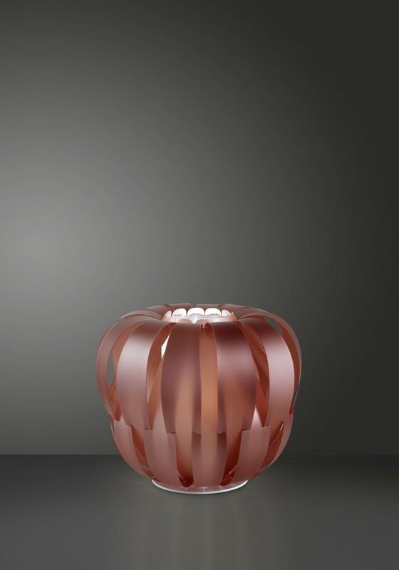 Rosa Metalltischlampe aus weißem Metall 42 x 33h