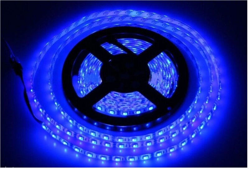 Trade Shop Traesio - Trade Shop - LED-Streifen 5050, flexibel, 5 m, selbstklebend, für Innen- und Außenbereich, IP65 -