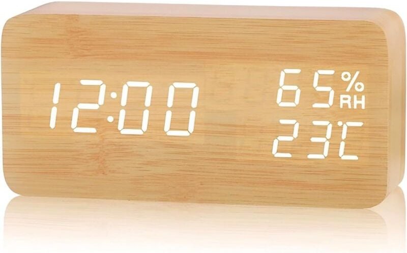 Elektronischer LED-Wecker aus Holz, Digitaluhr mit 3 Alarmeinstellungen, USB-betriebener digitaler Wecker mit Anzeige vo...