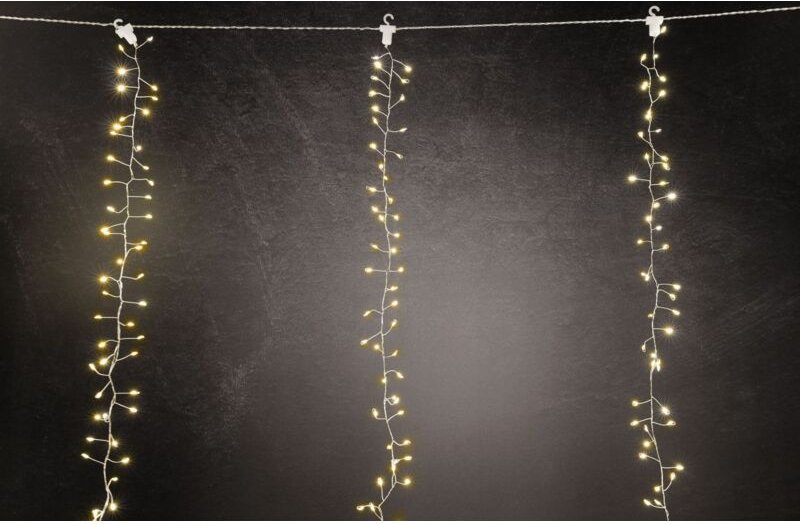 Trendline - LED-Lichtervorhang Micro Außen 1,9 x 1,5 m warmweiß mit Timer Lichterketten