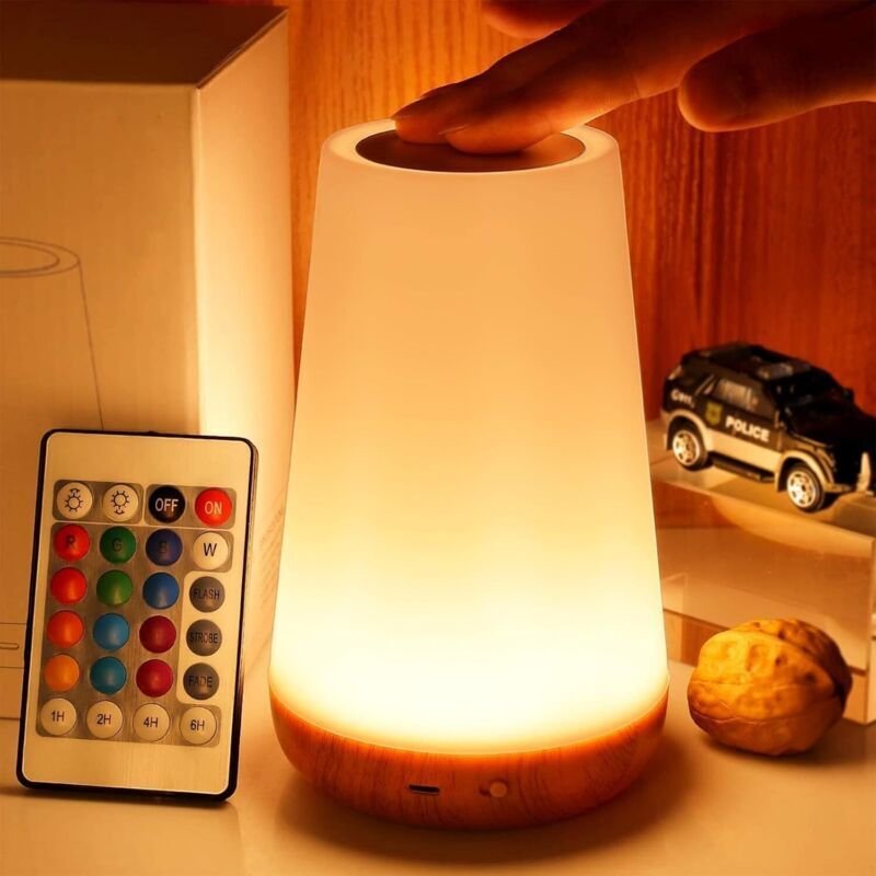 Cette veilleuse tactile à intensité variable est idéale pour les chambres, les lampes de chevet portables et propose 5 n...