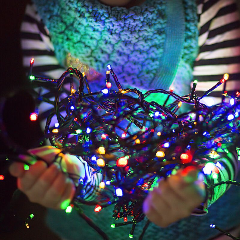 Thumbnail - SWANEW 10m 100 LED Lichterkette Eisregen Weihnachten Hochzeit Party Garten Deko, 8 Lichtmodi Bunt, IP44 Wasserdicht