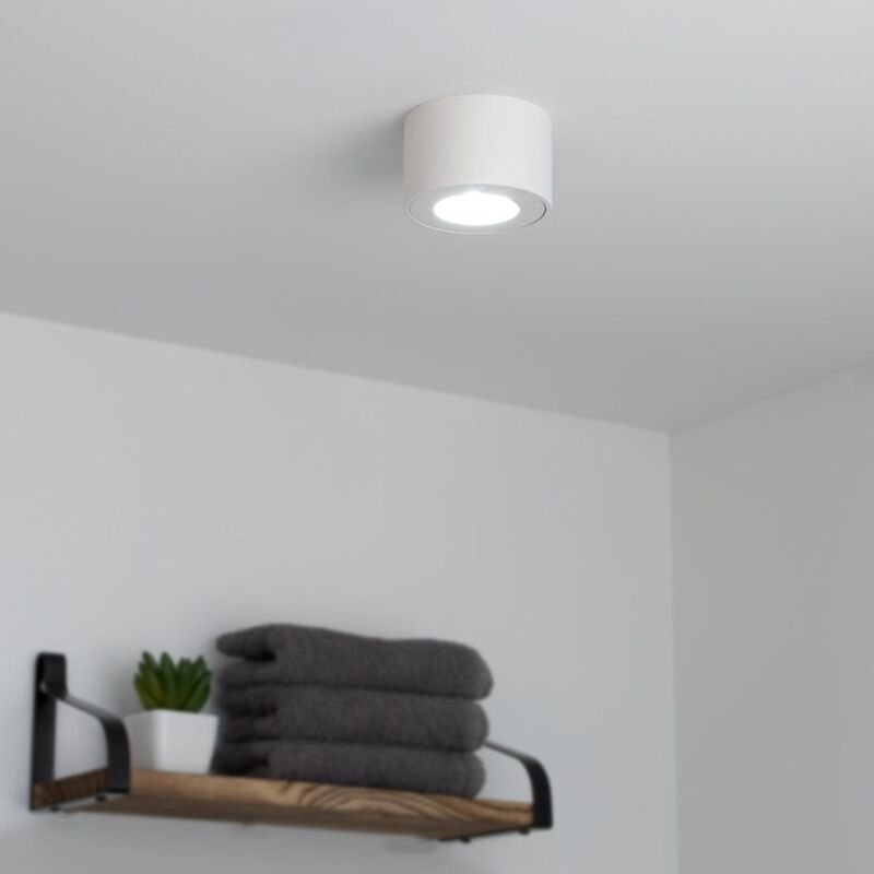 Flacher Aufbaustrahler rund IP44 Deckenleuchte - Farbe: weiß - LED Leuchtmittel: 5W Neutralweiß 230V 60°