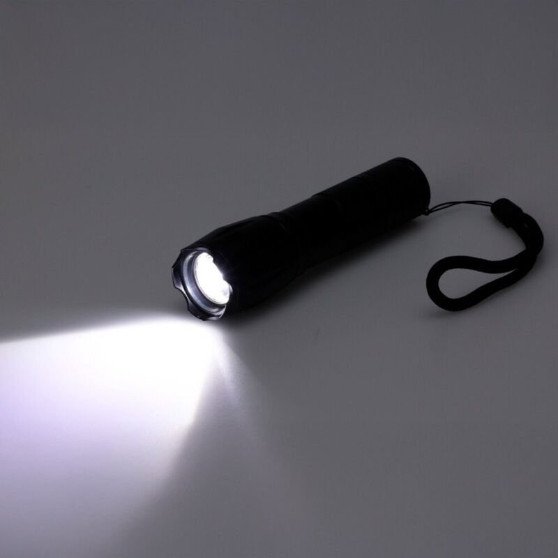 Aluminium-LED-Taschenlampe, 12,5 cm, mit Zoom, 3 x AAA (nicht im Lieferumfang enthalten), schwarz, 125 x 30 x 30 mm