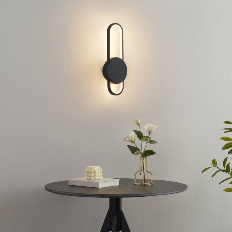 Trendige schwarze Wandleuchte aus Aluminium -Piani