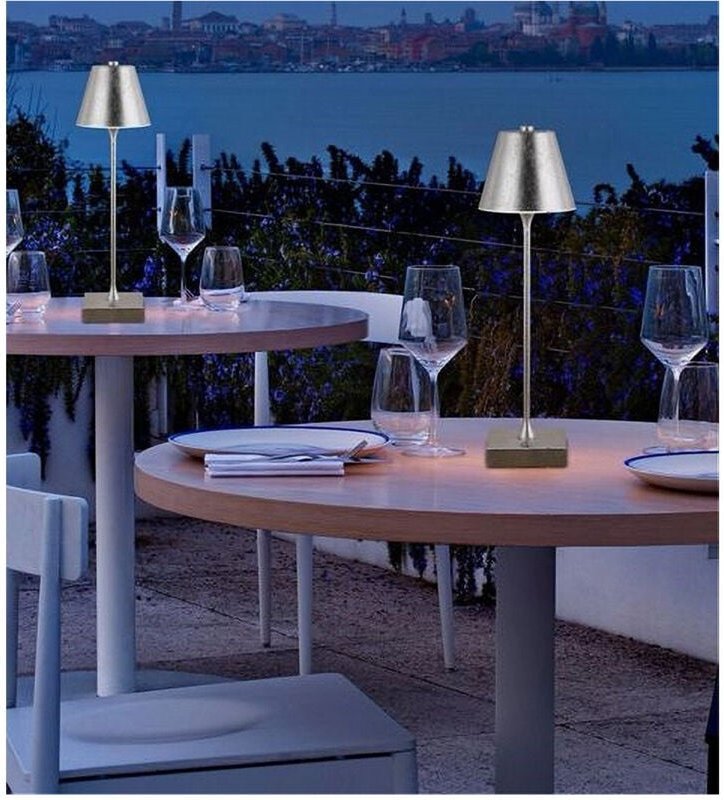 Trade Shop Traesio - Trade Shop - usb aufladbare tischlampe 10 watt 3 lichtfarben verschiedene farben D27-3C - Silber